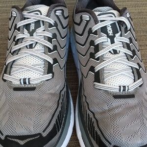 HOKA One One Clifton 4 Men’s Size 9M Gray/Black